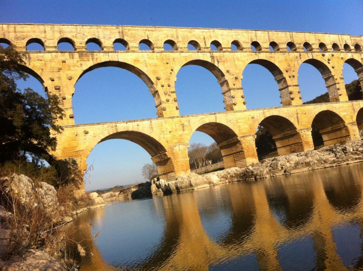 A Gauche Du Pont Hotell Vers-Pont-du-Gard Eksteriør bilde